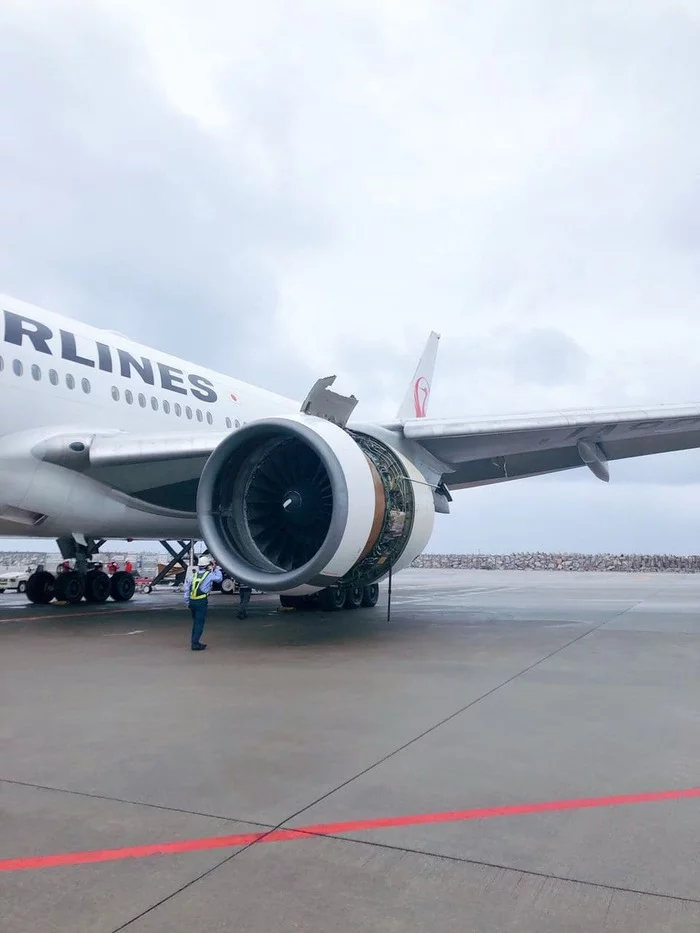 Boeing 777 Japan Airlines engine problems - Aviation, Boeing 777, Engine, Emergency situation, Emergency landing, Japan, Video, Longpost