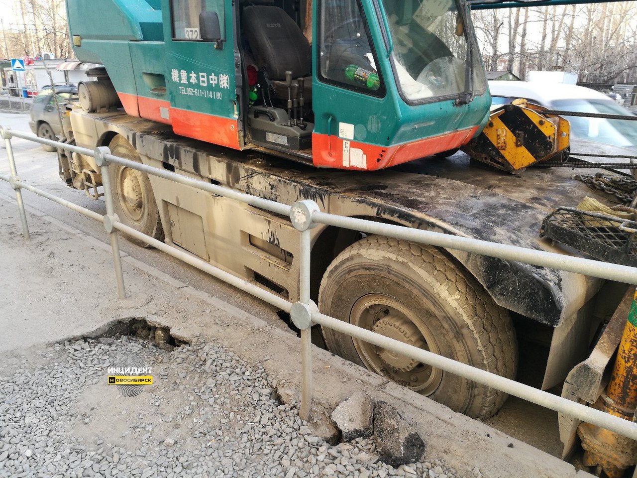 Novosibirsk drivers fall into the asphalt, and bare rebar pins sprouted in the parking lot - Road, Siberia, Novosibirsk, Off road, Spring, Longpost