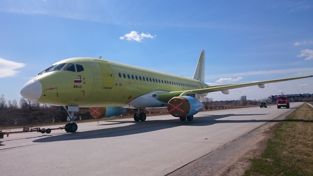 Качу себе, никого не трогаю и тут опа... - Моё, Велосипед, Самолет, Superjet 100, Длиннопост