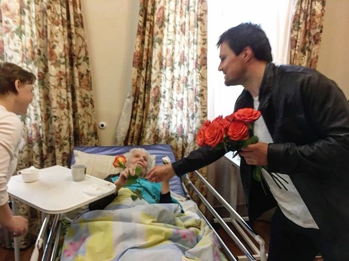 Danila Kozlovsky in a nursing home in Belyaninovo - My, Danila kozlovsky, Nursing home, Elderly, Longpost