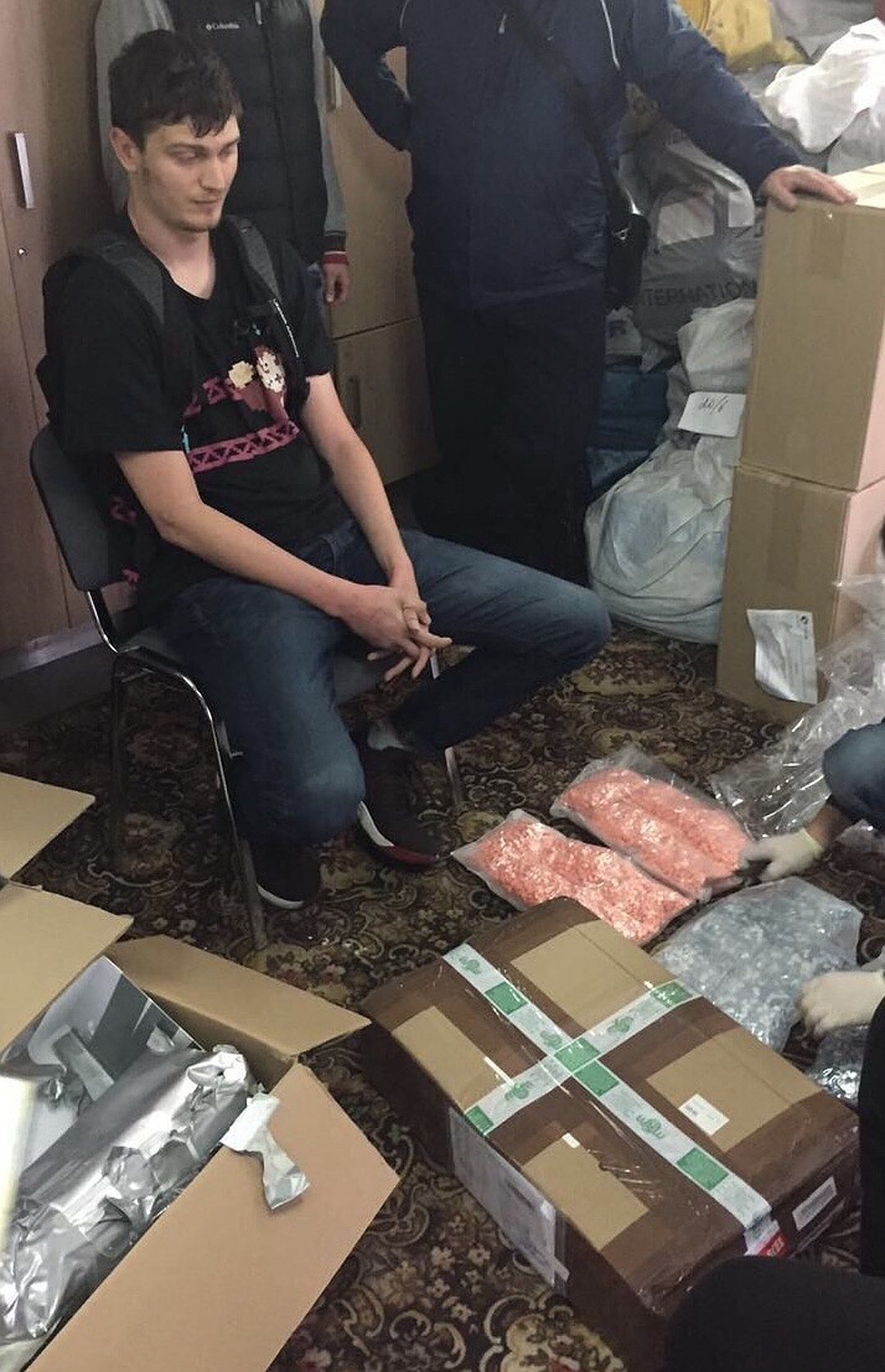 Amphetamine puzzle: Drugs were smuggled to Yekaterinburg from Germany in boxes from under a children's mosaic - Drugs, Drug trade, Yekaterinburg, Ural, Amphetamines, Ecstasy, Post office, Puzzle, Video, Longpost