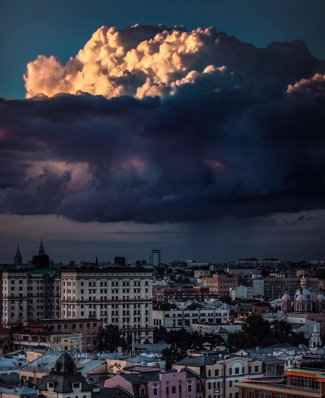 It seems the rain is starting - The photo, Thunderstorm, Moscow, Town