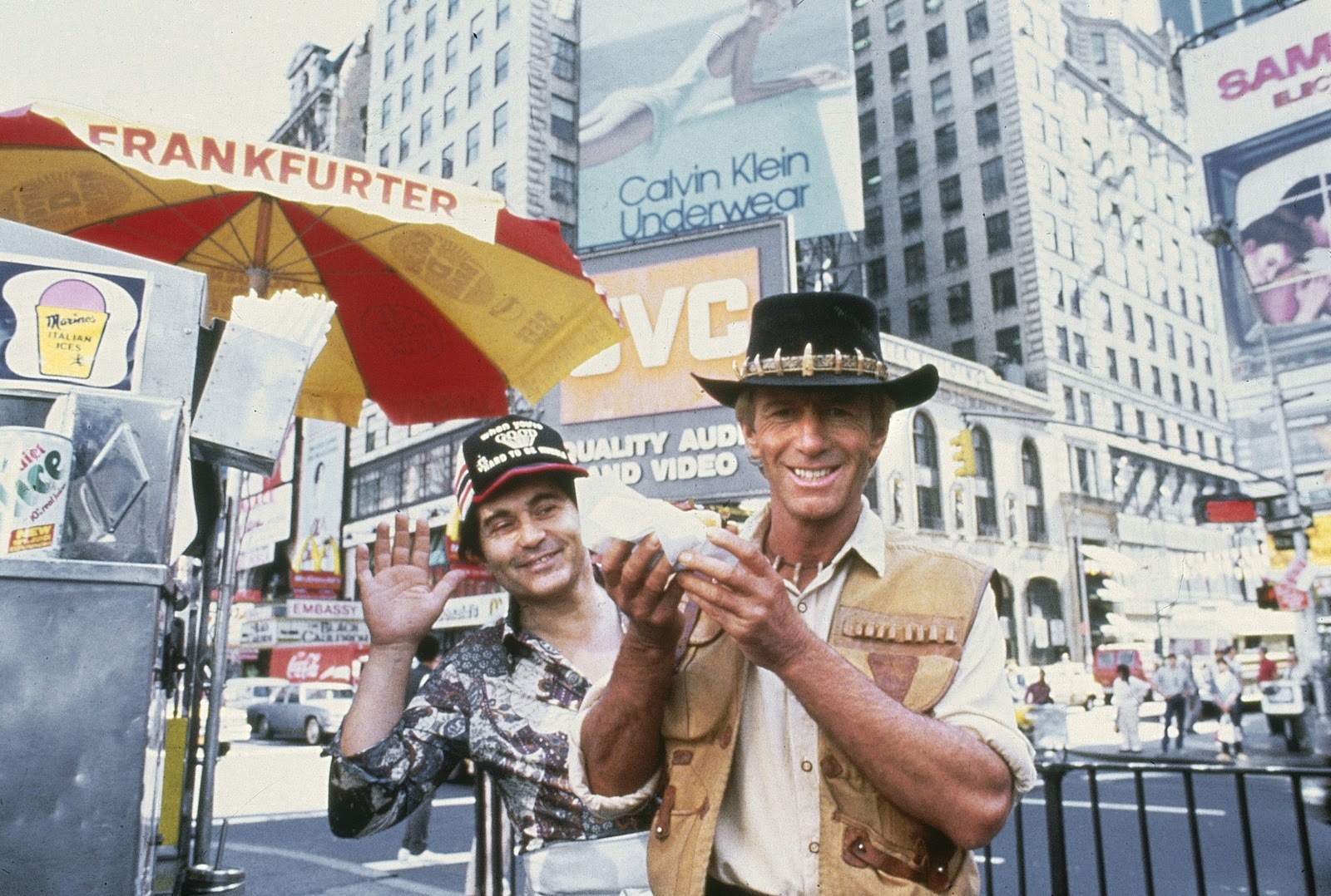 Behind the Scenes: Crocodile Dundee - My, Movies, Crocodile Dundee, Actors and actresses, GIF, Interesting, Longpost, Creation