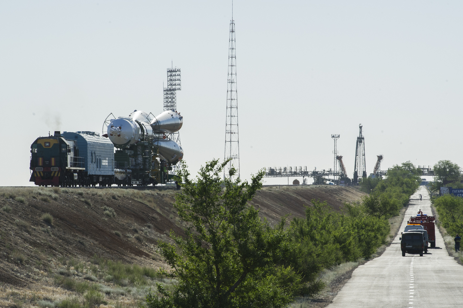 Launch vehicle Soyuz-FG with TPK Soyuz MS-09 was taken to the launch pad. - Space, Rocket, Union, Roscosmos, NASA, Esa, Baikonur, Longpost, news