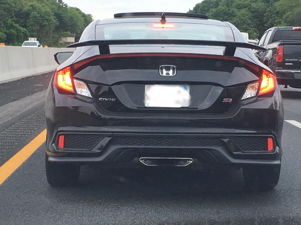 This car looks like it has an HDMI input - Car, Honda, Honda civic, entrance, Hdmi