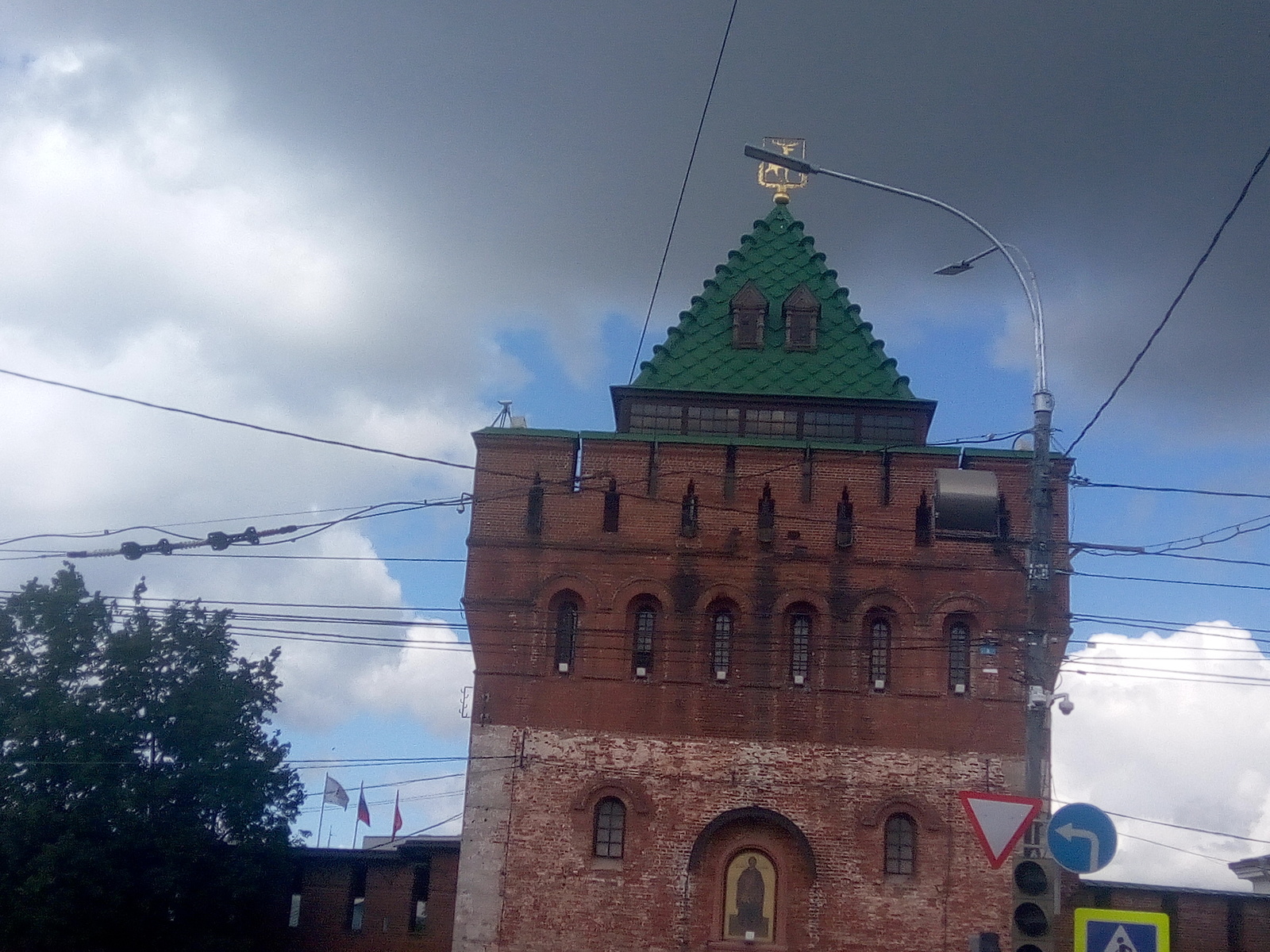 When the camera has nowhere else to go - Camera, Kremlin, Nizhny Novgorod, 