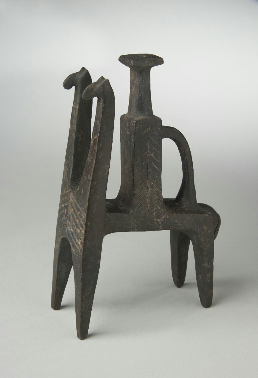 Во-он там табуретка, присаживайтесь! | Пикабу