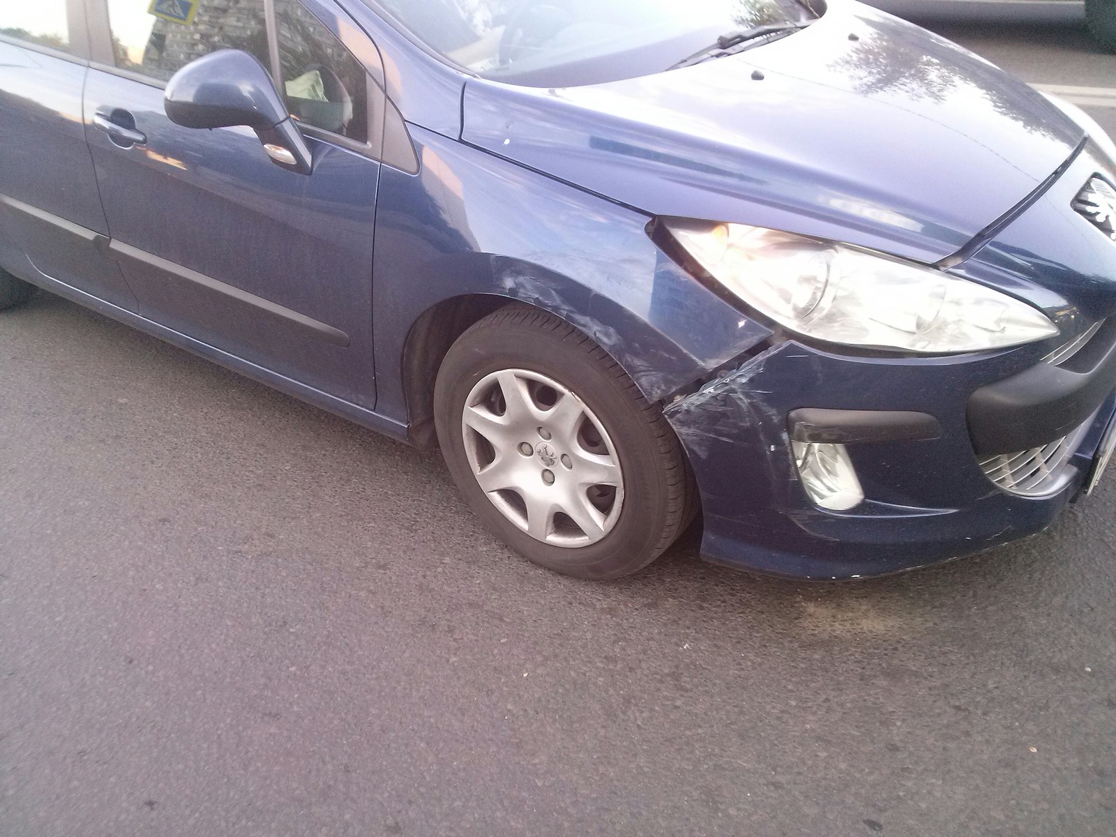 Help with an accident - My, Accident witnesses, Road accident, On red, Moscow