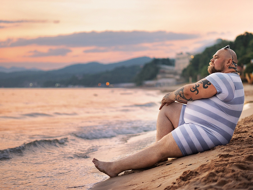 Фотограф высмеял стандартные пляжные снимки девушек | Пикабу