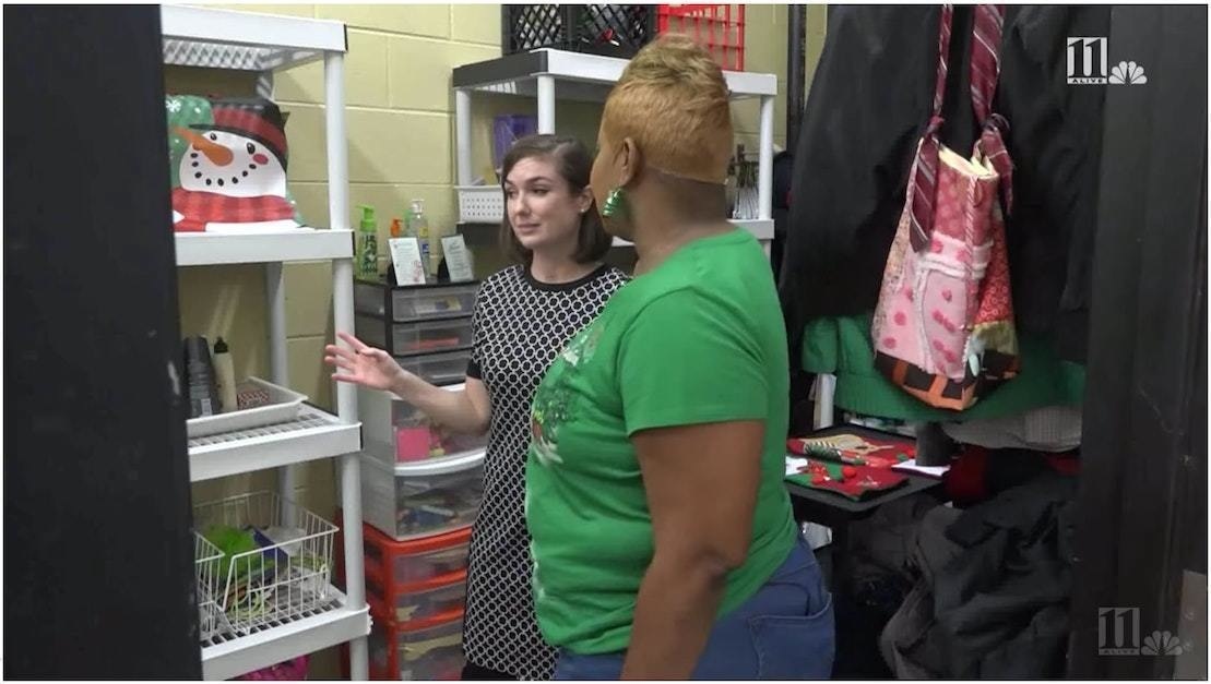 The school cleaning lady took the kids to her room for an unknown reason, but after finding out the reason, I want to hug her - USA, School, Cleaning woman, Video, Longpost, Charity, Homeless, Homeless people