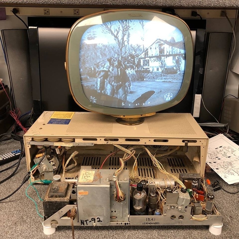 The guy brought an ancient TV for repair. Until the client took the TV, he decided to add some entourage to his walkthrough of Fallout 4 - TV set, Fallout 4, Fallout, Games, Reddit