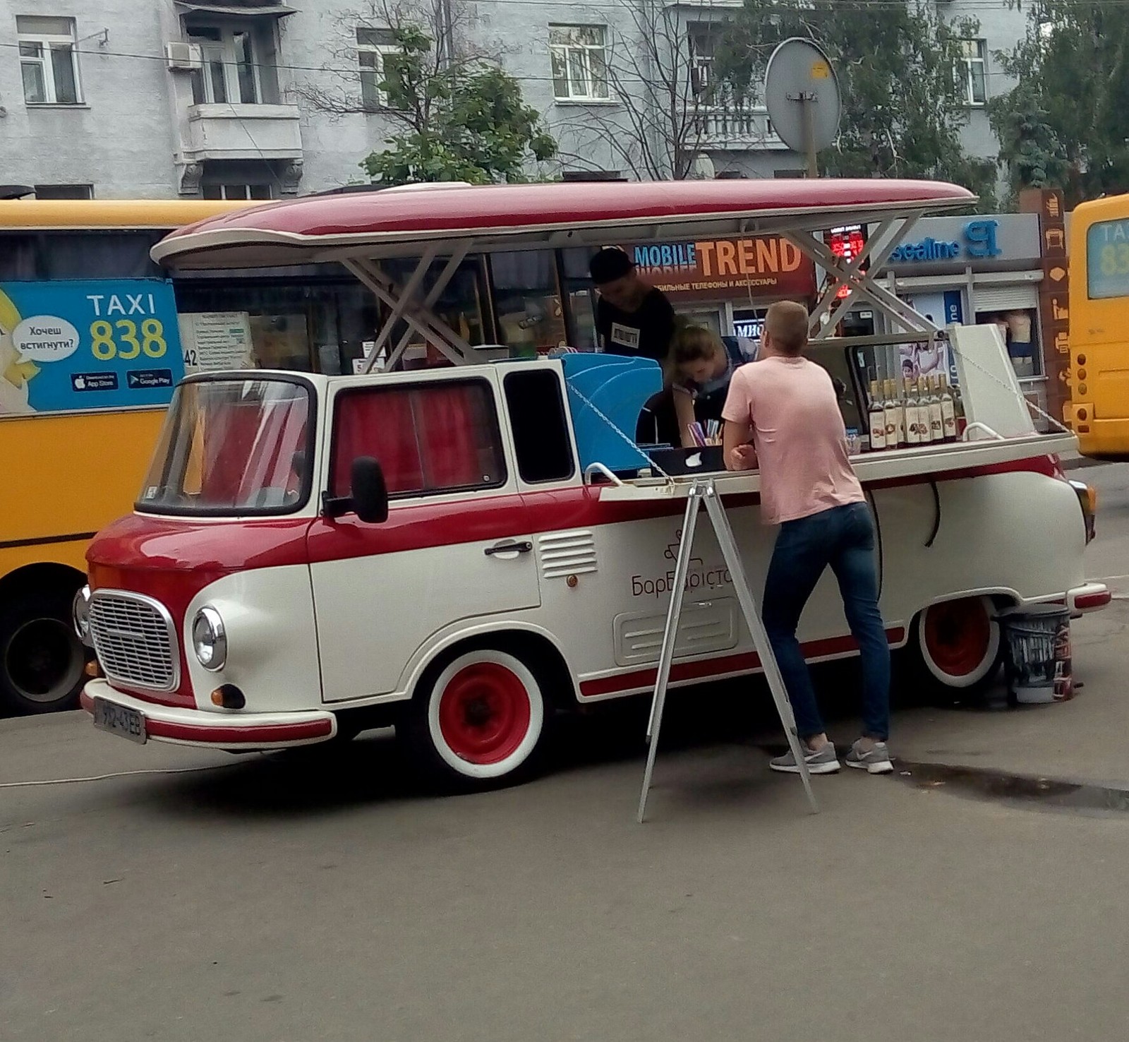 закусочная на колесах на телефона (94) фото