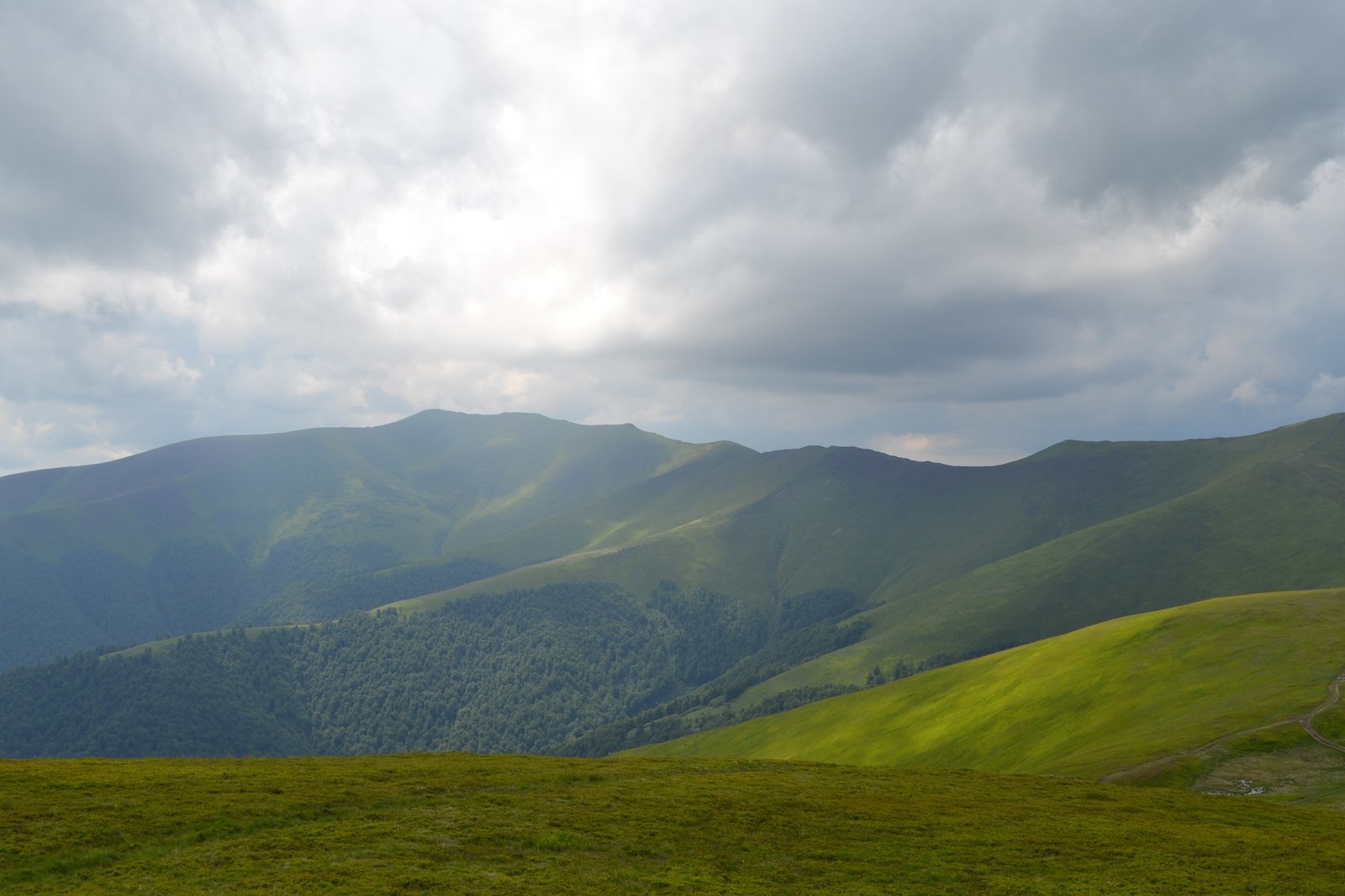 Закарпатье, вид с г. Гимба и г. Великий Верх. Nikon D3100 18-55 - Моё, Фотография, Горы, Закарпатье