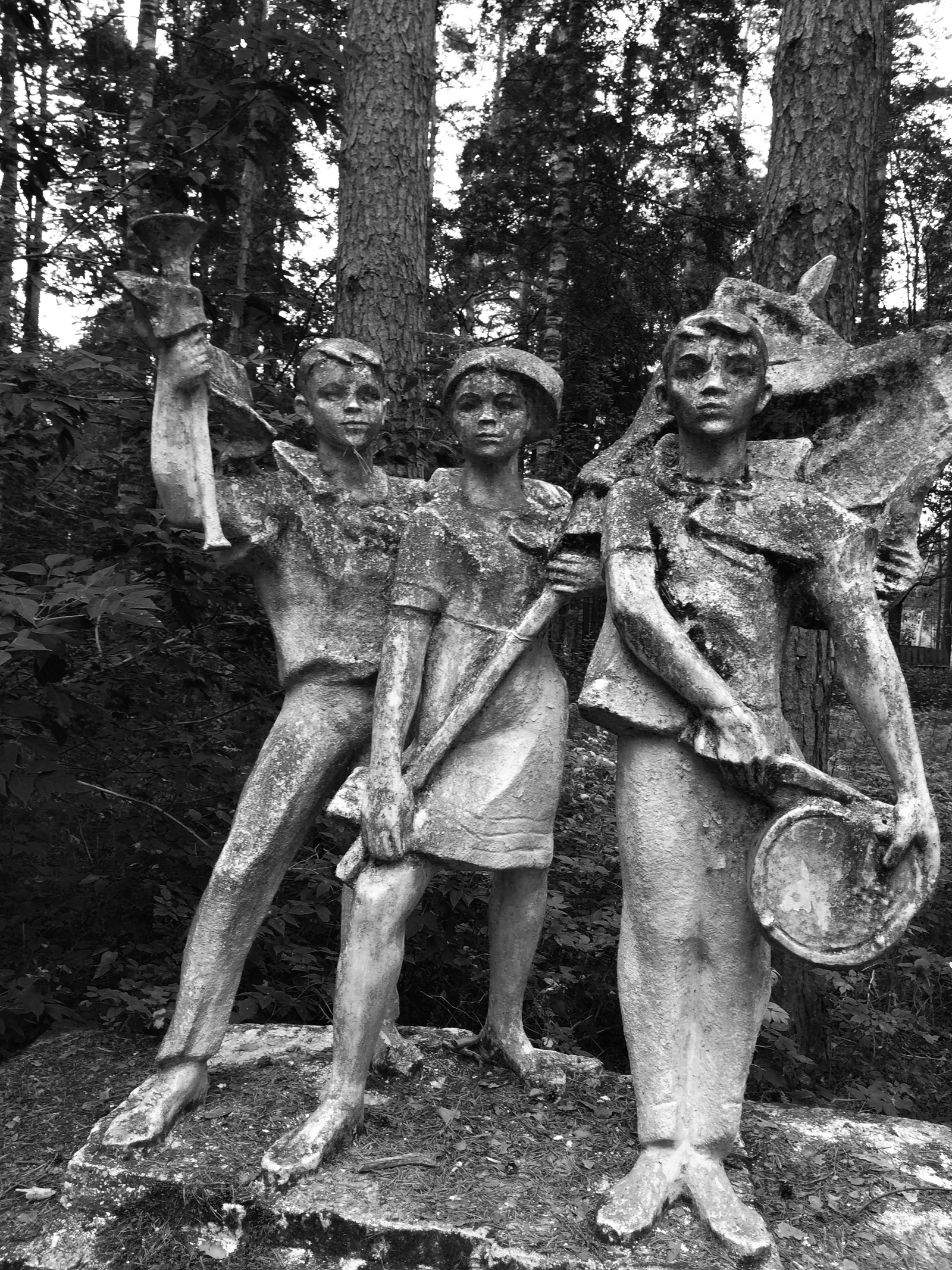 Abandoned pioneer camp in the Tver region. - My, Children's camp, the USSR, My, Apocalypse, The statue, Longpost, Sculpture