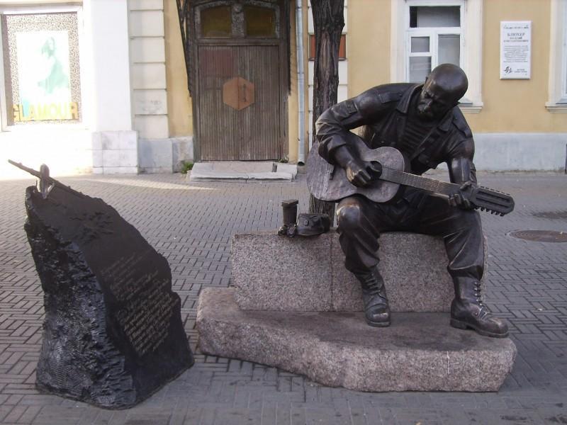 Казахский Памятник Александру Розенбауму
 - Моё, Скульптура, Памятник, Александр Розенбаум, Костанай