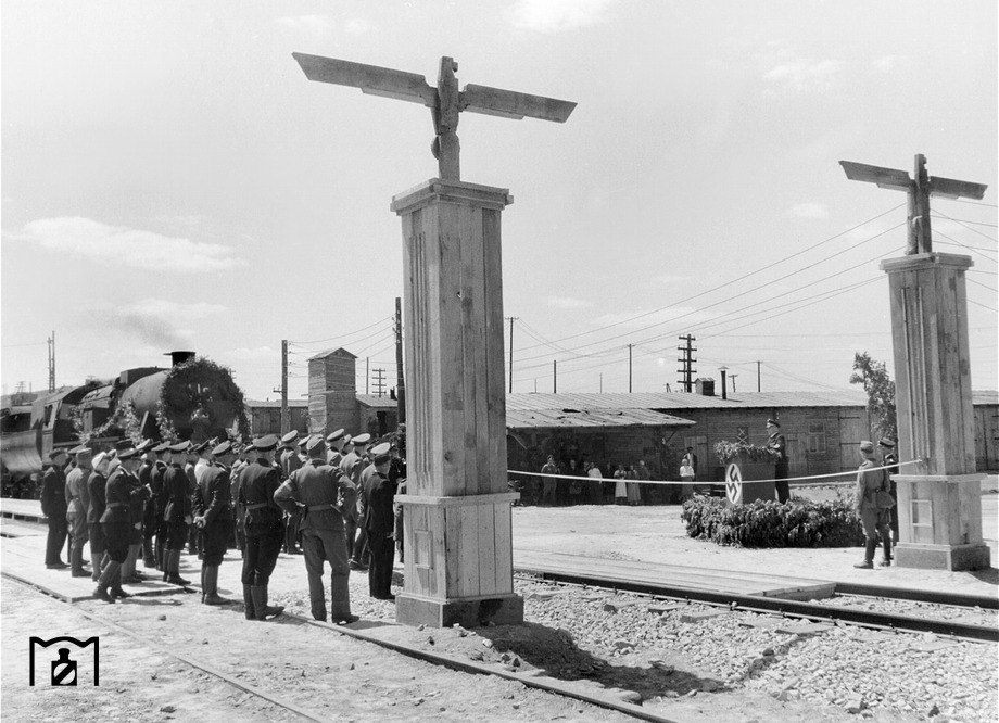 Opening of railway traffic across the restored Streletsky Bridge across the Dnieper in Zaporozhye. - Zaporizhzhia, Dnieper, Bridge, 1943, Longpost