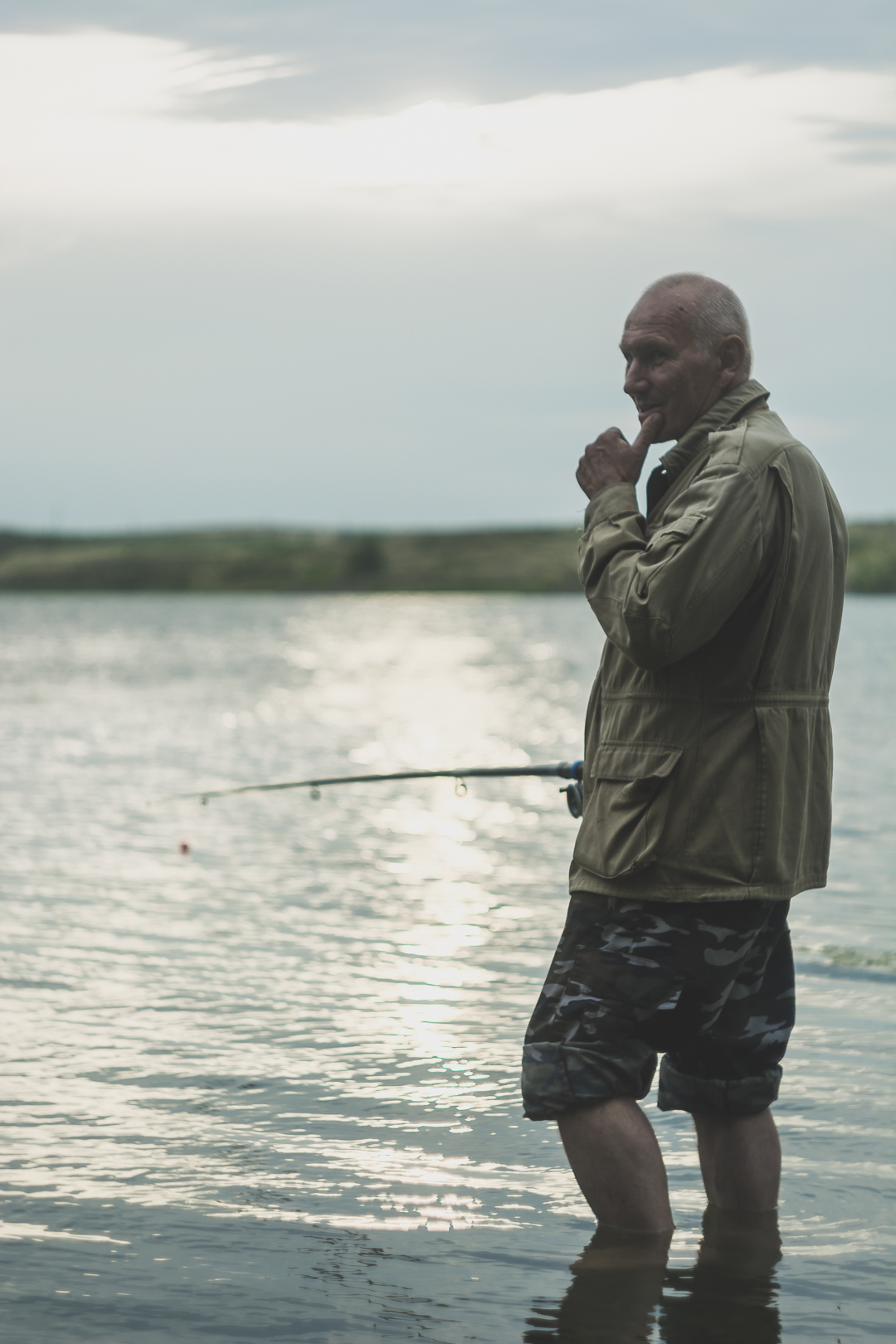 Cheerful fisherman - My, Fisherman, Landscape, Lake, Beginning photographer, Fishermen