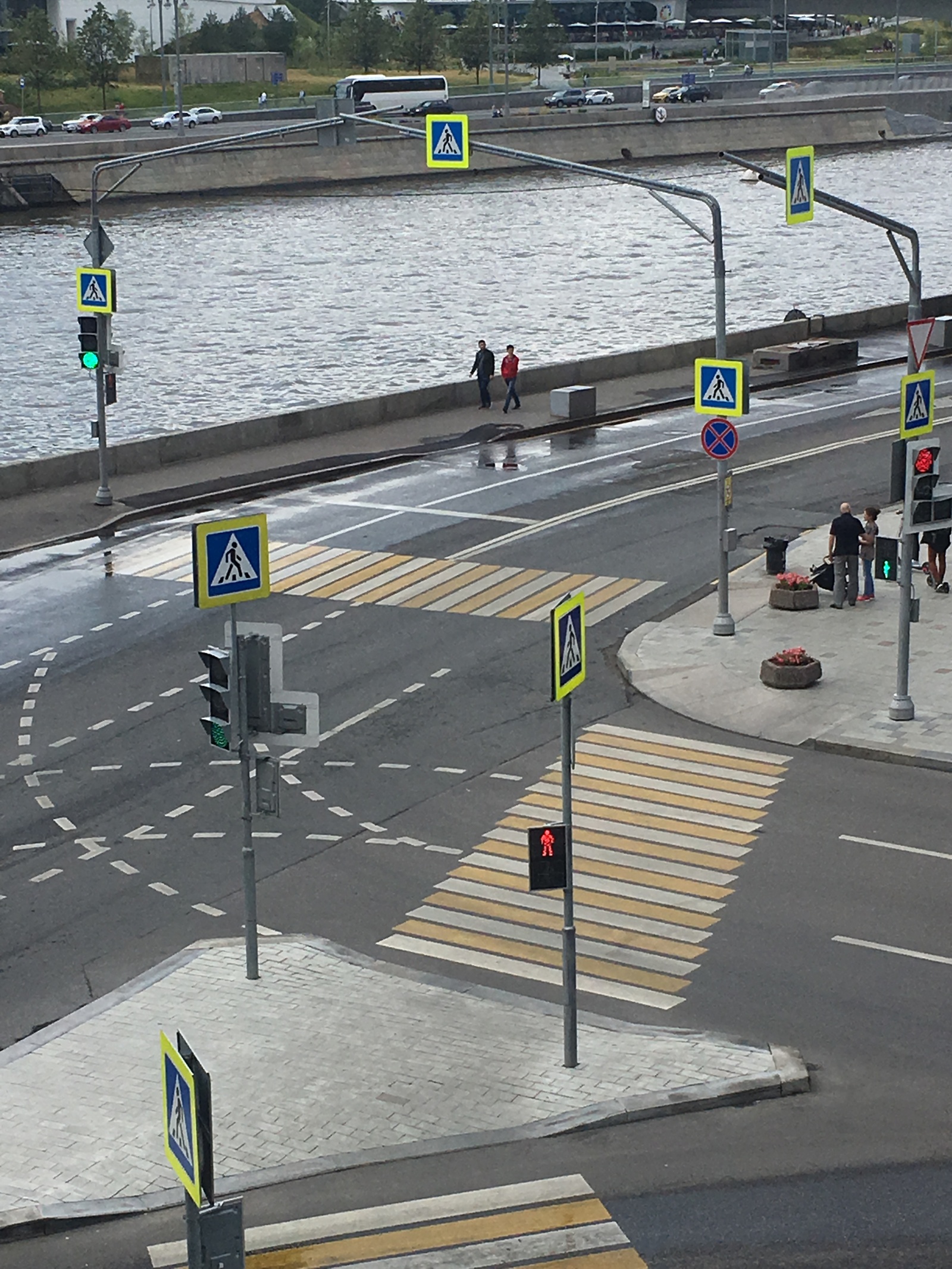 Guys, have you seen the pedestrian crossing? - My, Moscow, Crosswalk, Road sign