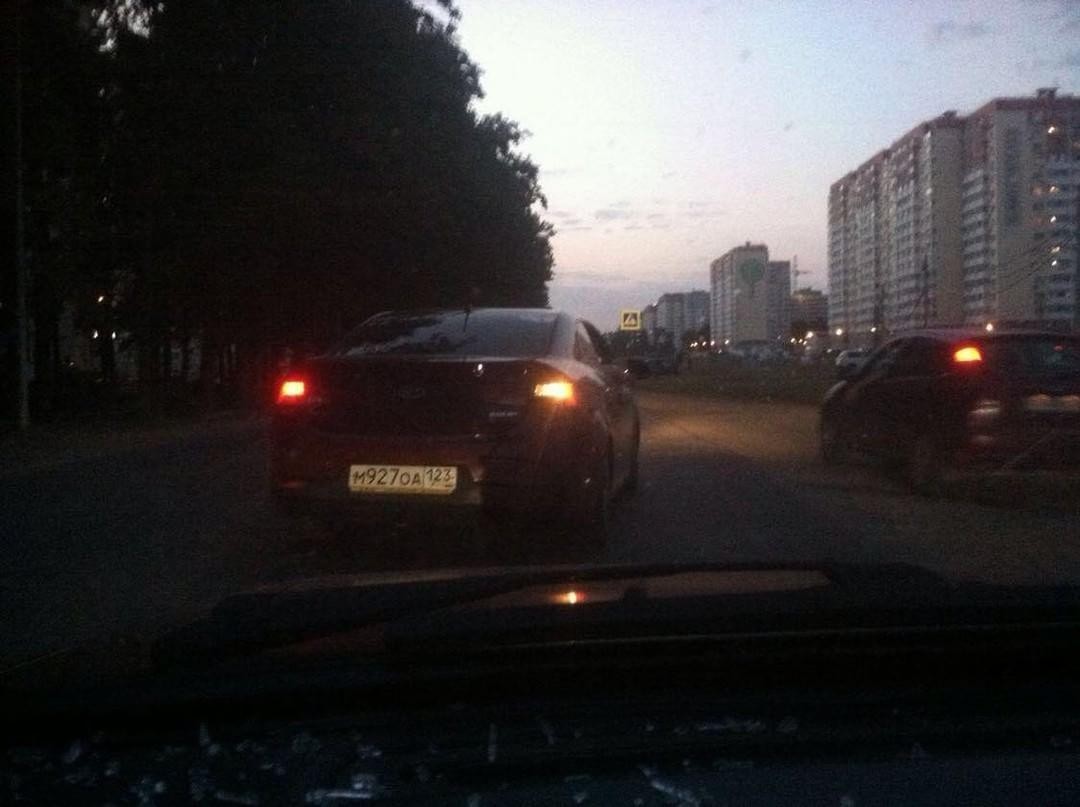 The clerk broke a window in someone else's car. - Autoham, Krasnodar, Road, Traffic jams, Cattle, Inadequate, Mat, Negative