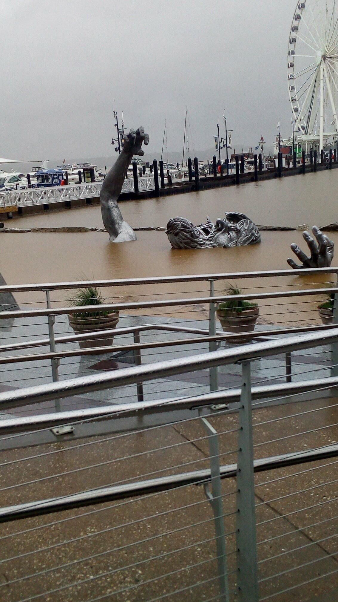 Awakening statue in Maryland after being flooded - The statue, USA, The photo, Sculpture