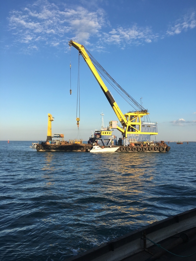 practice at sea. - My, Practice, Sea, Floating crane, Kerch Strait, Longpost