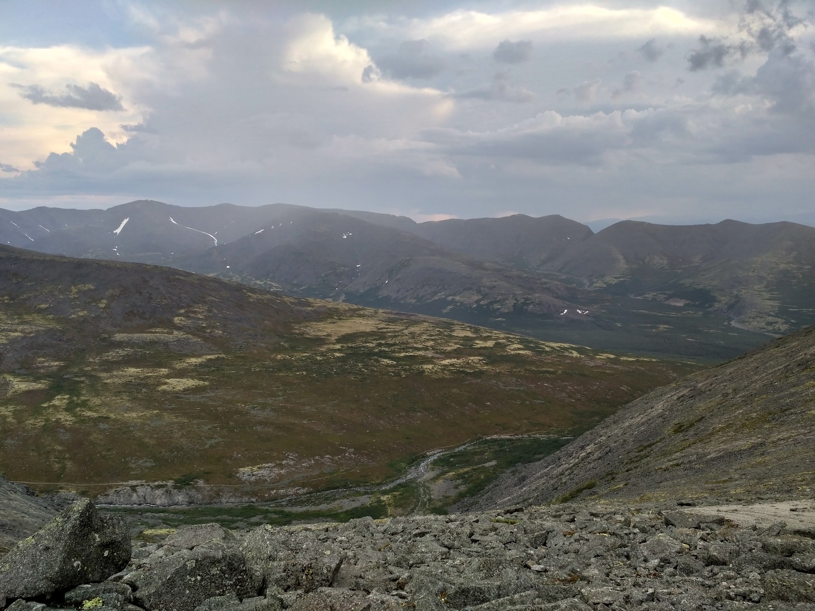 Bespectacled man in the wild Khibiny, part 2: summit - My, Khibiny, The mountains, Hike, Murmansk region, Imandra, Chorgorr, Kola Peninsula, Longpost