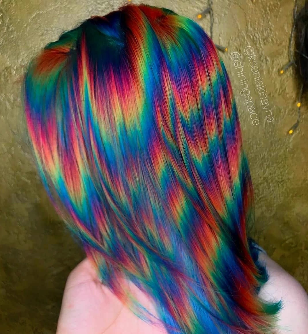 Яркий затылок. Необычное окрашивание волос. Разноцветное окрашивание. Разноцветные волосы. Разноцветное окрашивание волос.