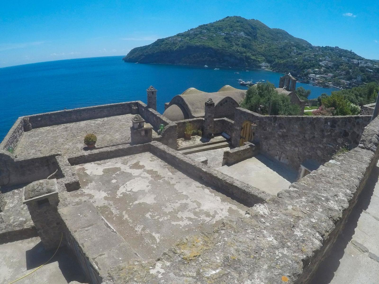 Aragonese castle with bar and nuns - My, Italy, Lock, Architecture, Sea, Cemetery, Death, Church, Nun, Longpost