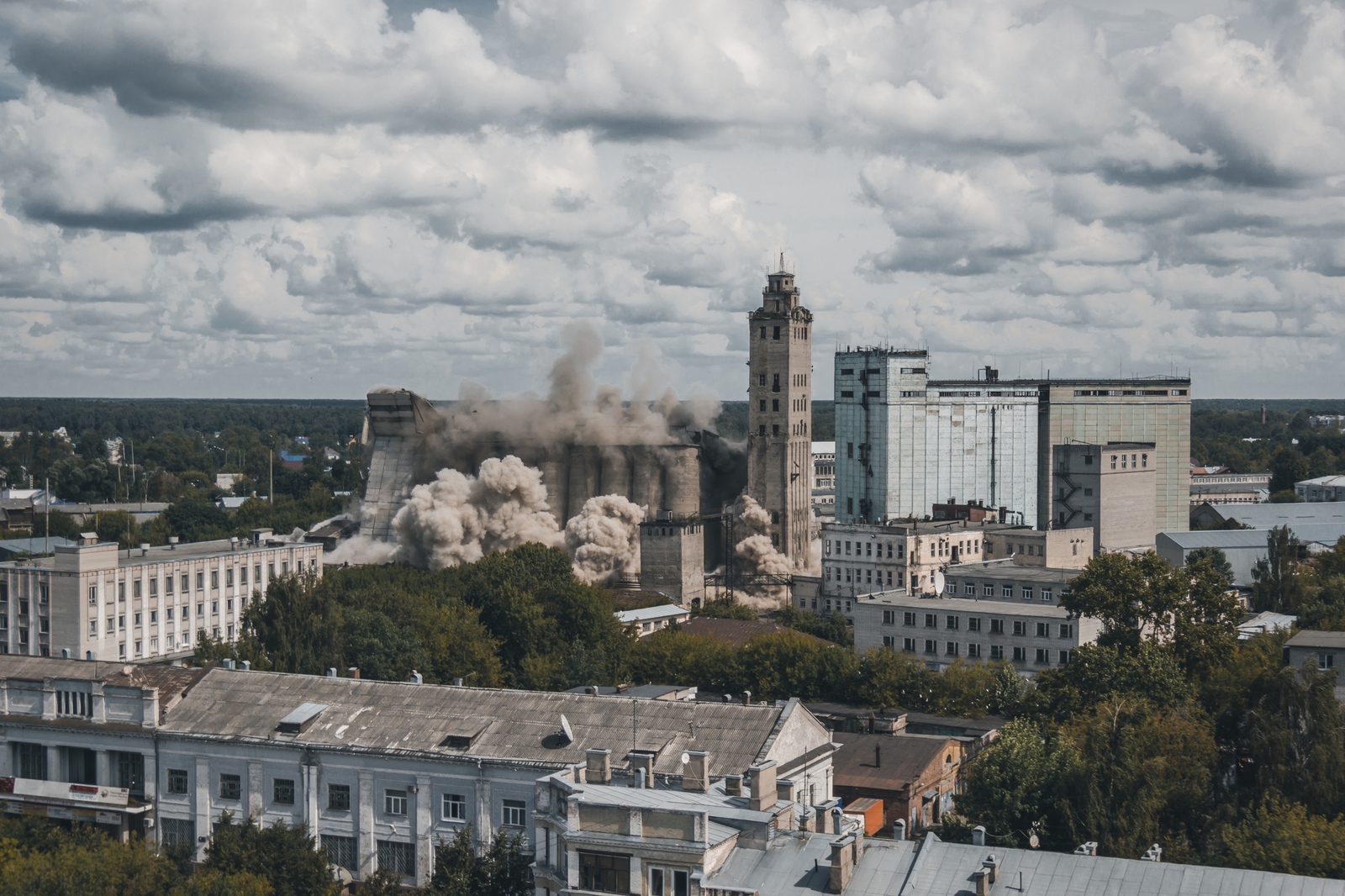 Взрыв элеватора в 9 фотографиях | Пикабу