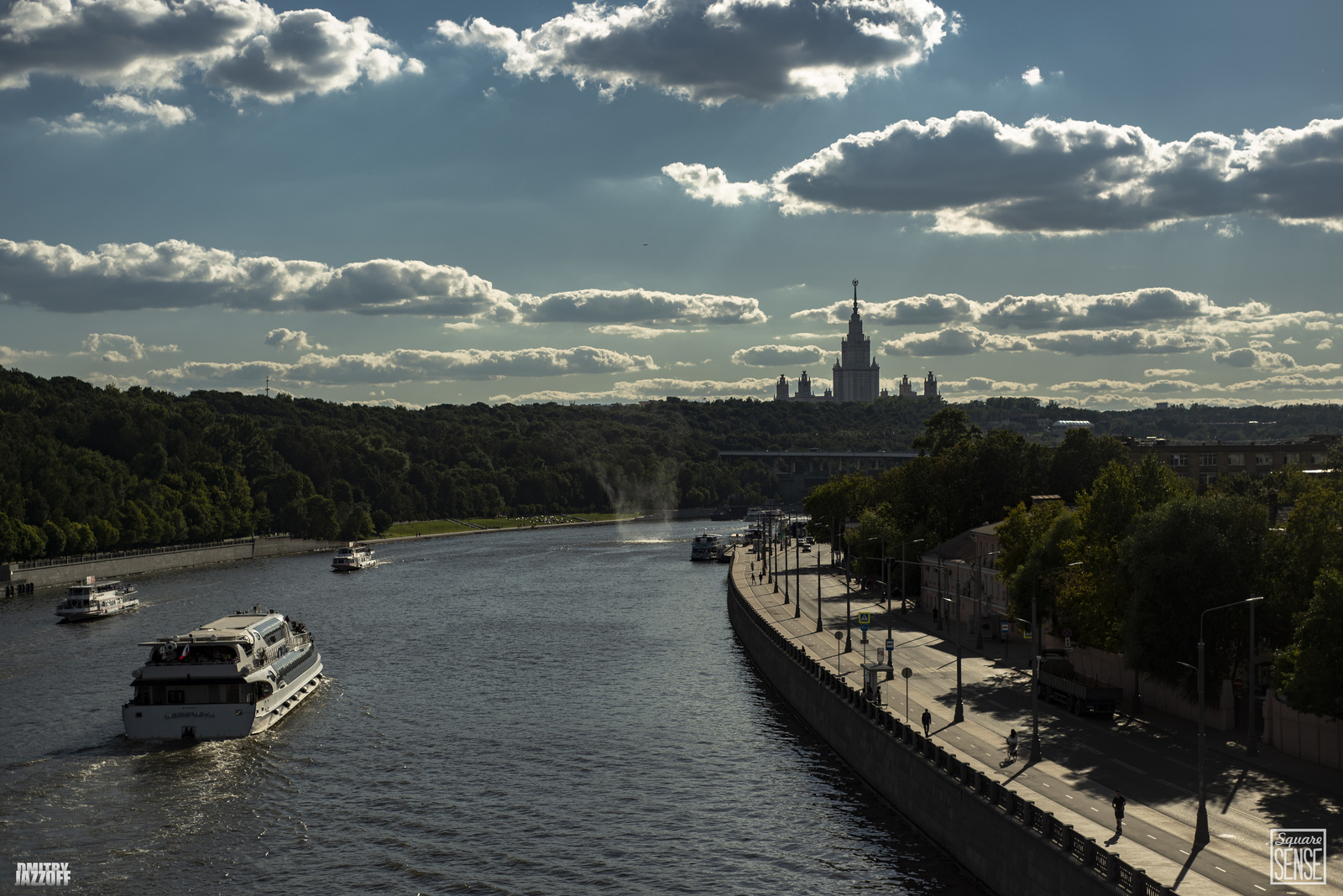 Mini tornado in Moscow - My, Square Sense, Tornado, Moscow River, Moscow