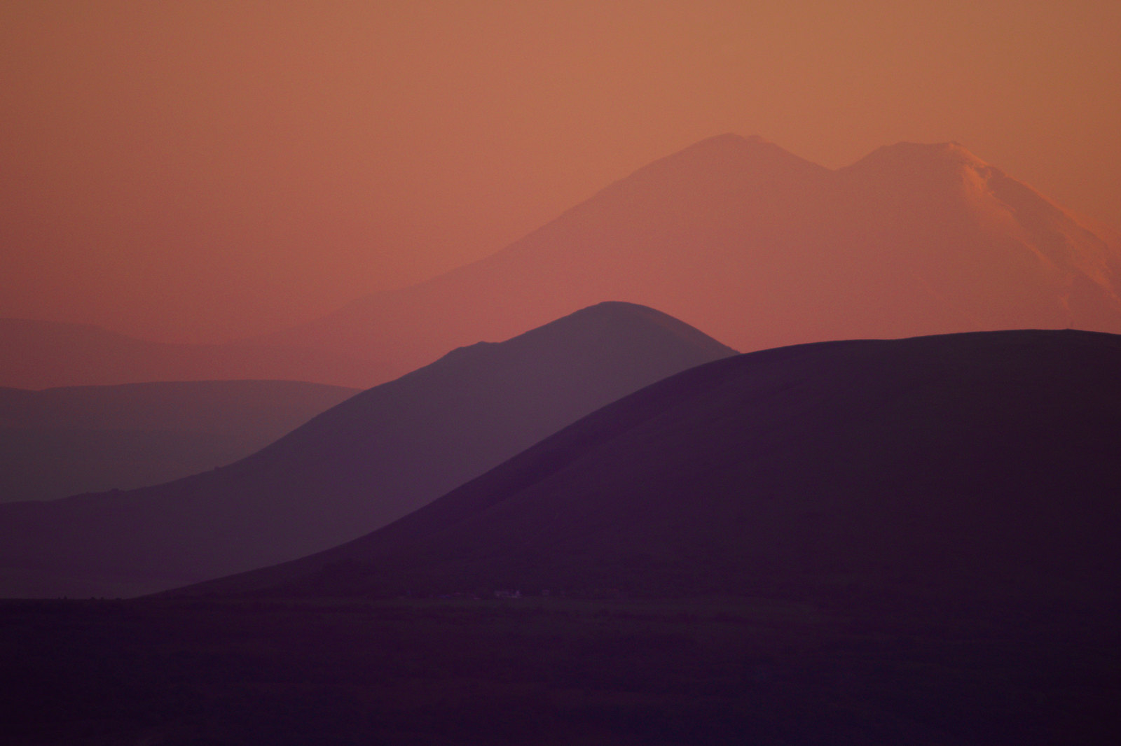 Elbrus from a distance of 93 km - My, Pyatigorsk, Elbrus, 300mm, Sunset, Telephoto lens