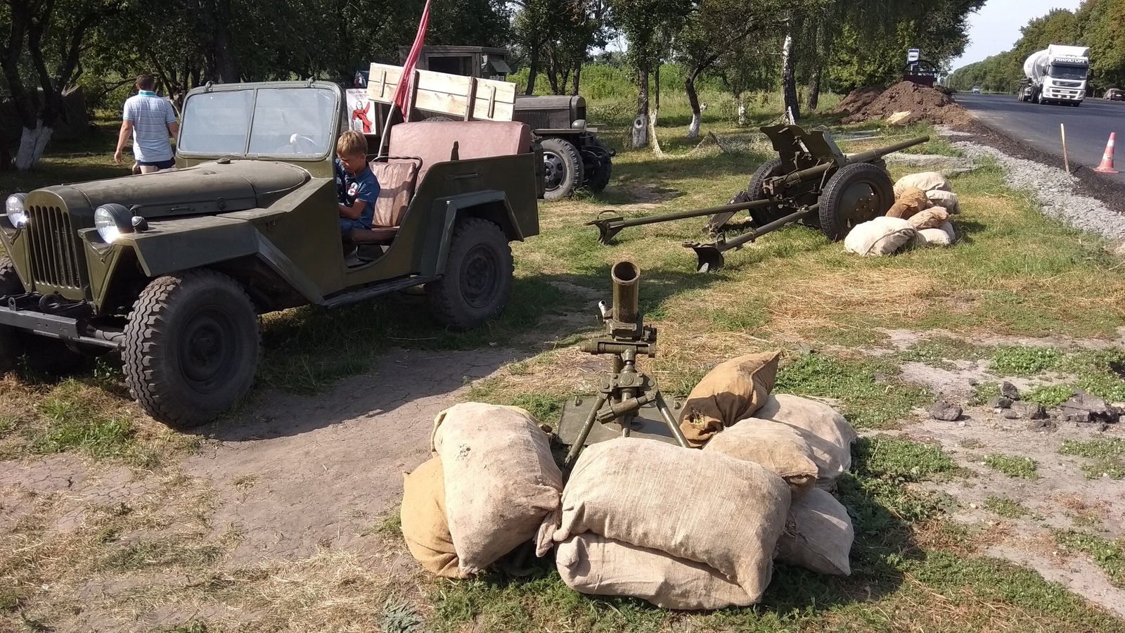 Reenactors let kids and adults shoot blanks - My, Belgorod region, Battle of Kursk, Historical reconstruction, Video, Longpost