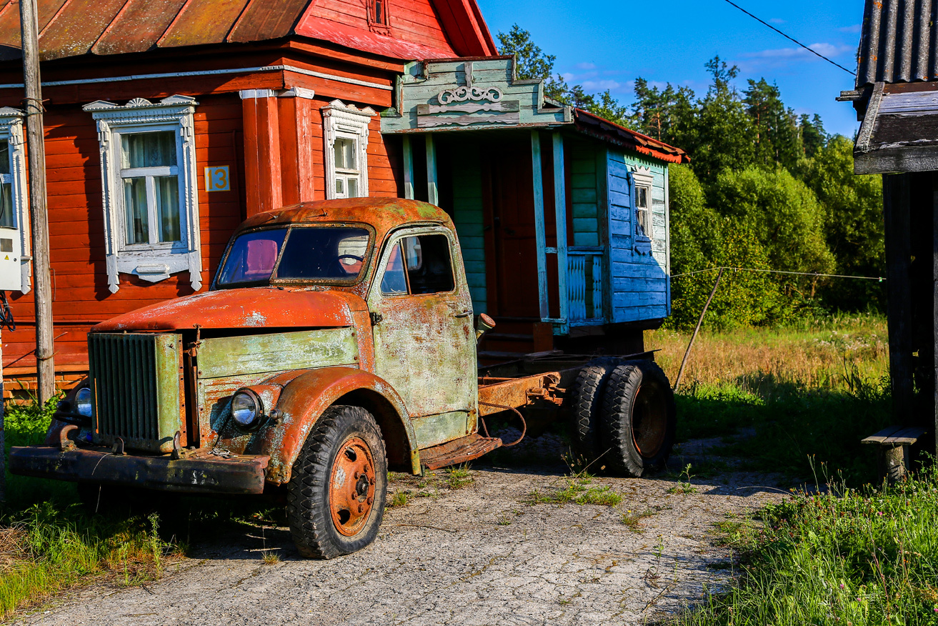 How not to let the truck die? - My, Gas, Lawn, Retro car, Retro, Old man, Rust, Auto, Collector