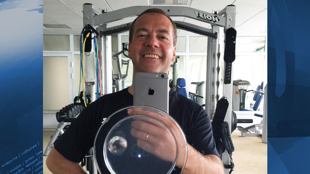 Engagement, selfie. - Dmitry Medvedev, , Fitness, Wedding ring