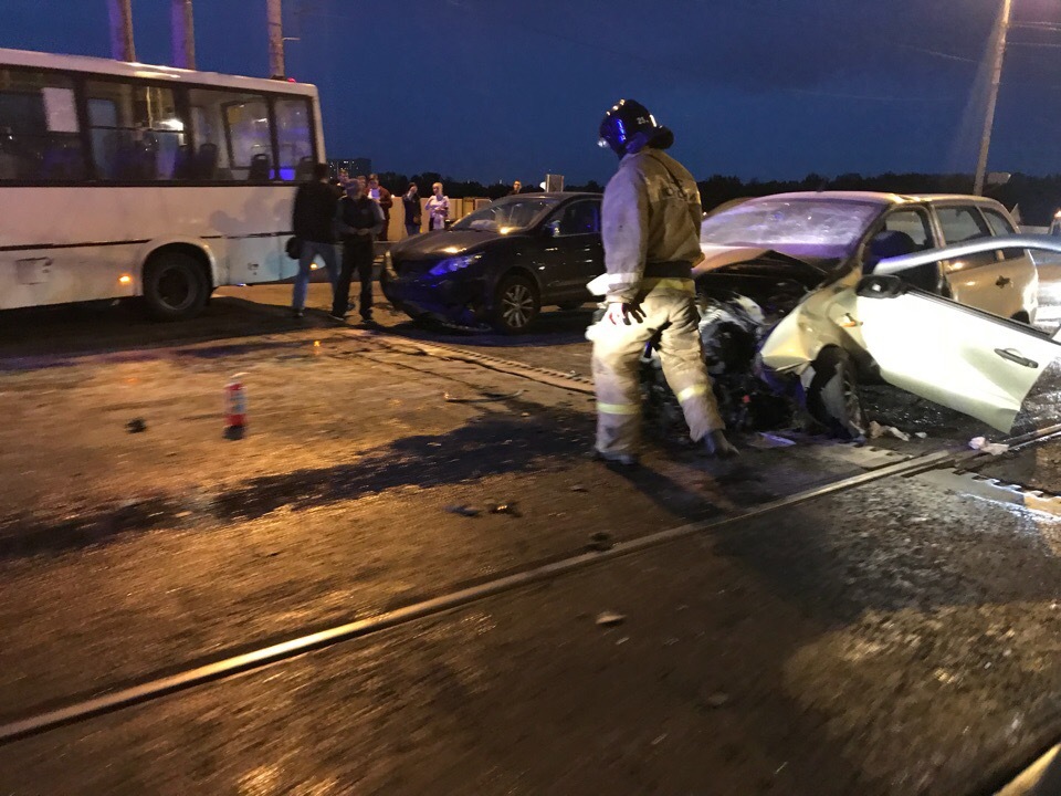 In St. Petersburg, three cars crashed into a suddenly raised span of the bridge - Saint Petersburg, Drawbridges, Incident, Crash, Road accident, Longpost, news