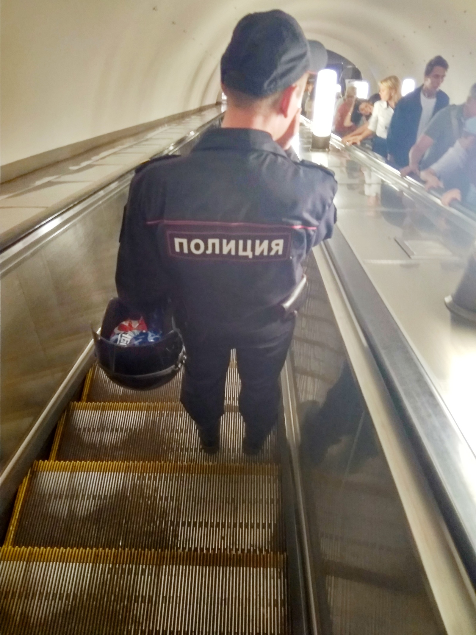 полиция метрополитена москвы
