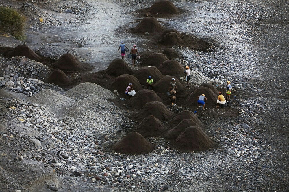 Sand thieves in Cape Verde - , Female, Sand, Work, Mother of many children, Sea, Theft, Longpost, Women, Theft