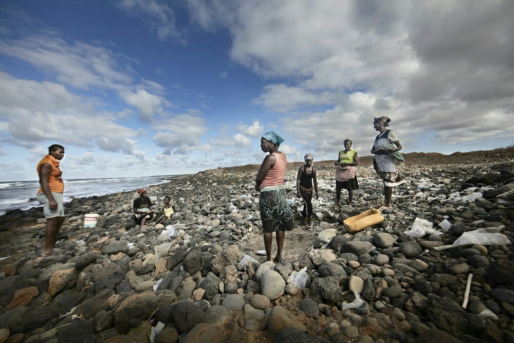 Sand thieves in Cape Verde - , Female, Sand, Work, Mother of many children, Sea, Theft, Longpost, Women, Theft