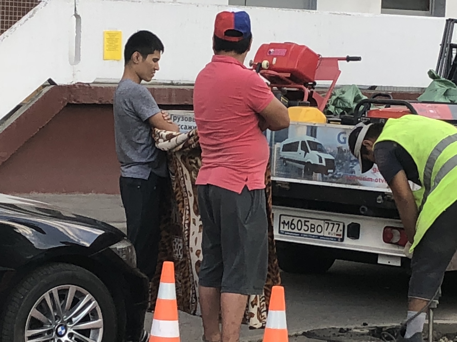 How expensive cars are protected from roadwork damage... - My, Danger, Two heroes, Moscow, Car, BMW 8, My, Road works, Longpost