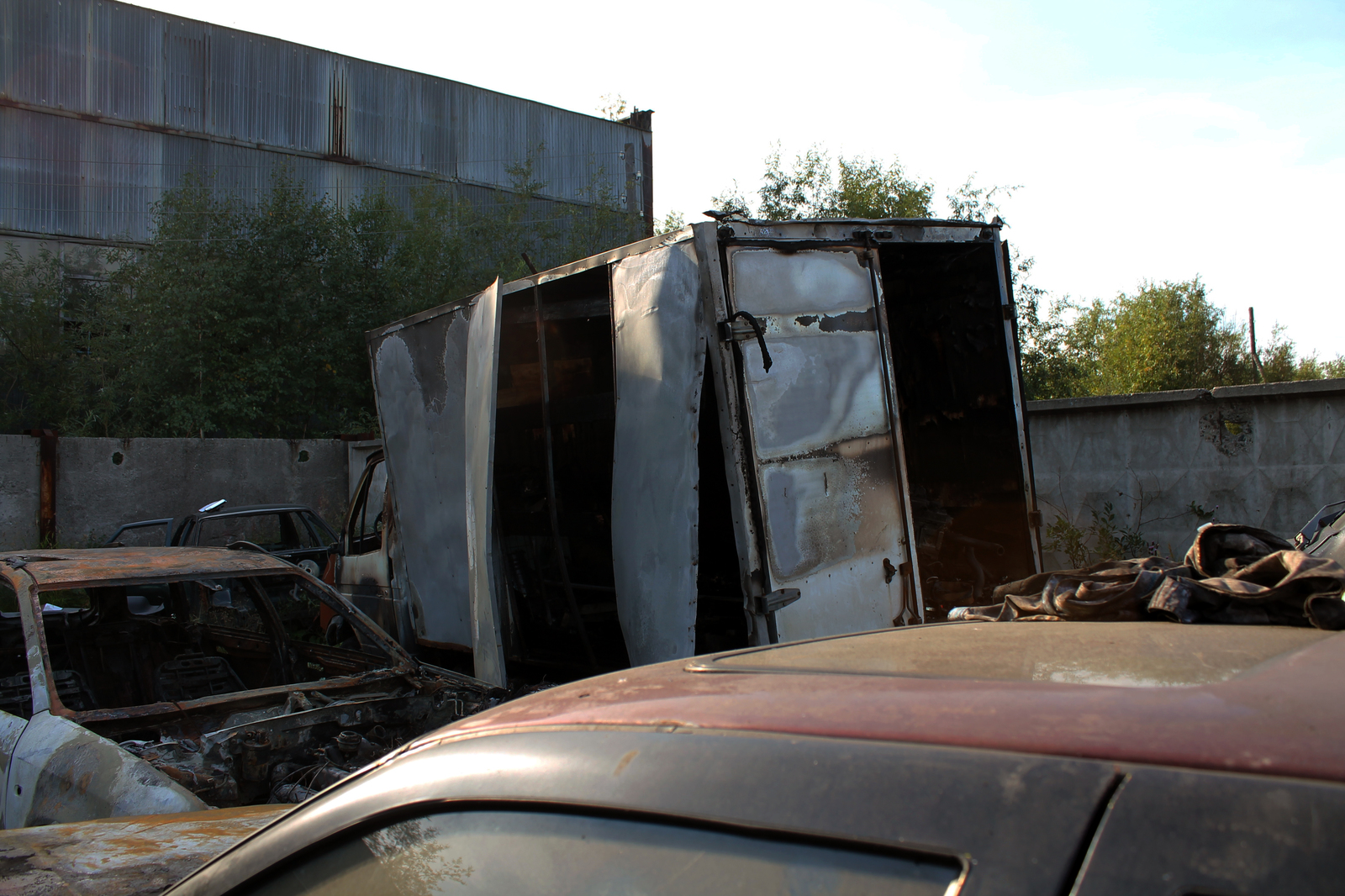 Arson at the service station - My, Arson, Audi, Gazelle, Zhiguli, Renault, Opel Astra, ONE HUNDRED, Inta, Longpost, Audi a6, Renault