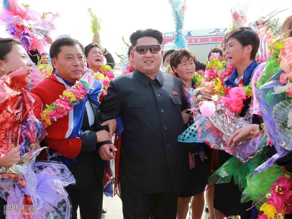 North Korea is a unique and highly controversial country. Everyone thinks that people live there like in a prison, but in fact they are happy. - North Korea, Happiness, Leader, Longpost, The photo