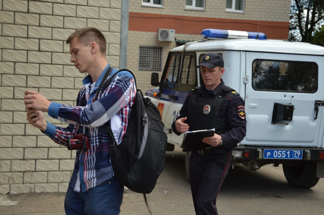 Скандальным задержанием общественного активиста и блогера завершился митинг  против пенсионной реформы в Биробиджане | Пикабу