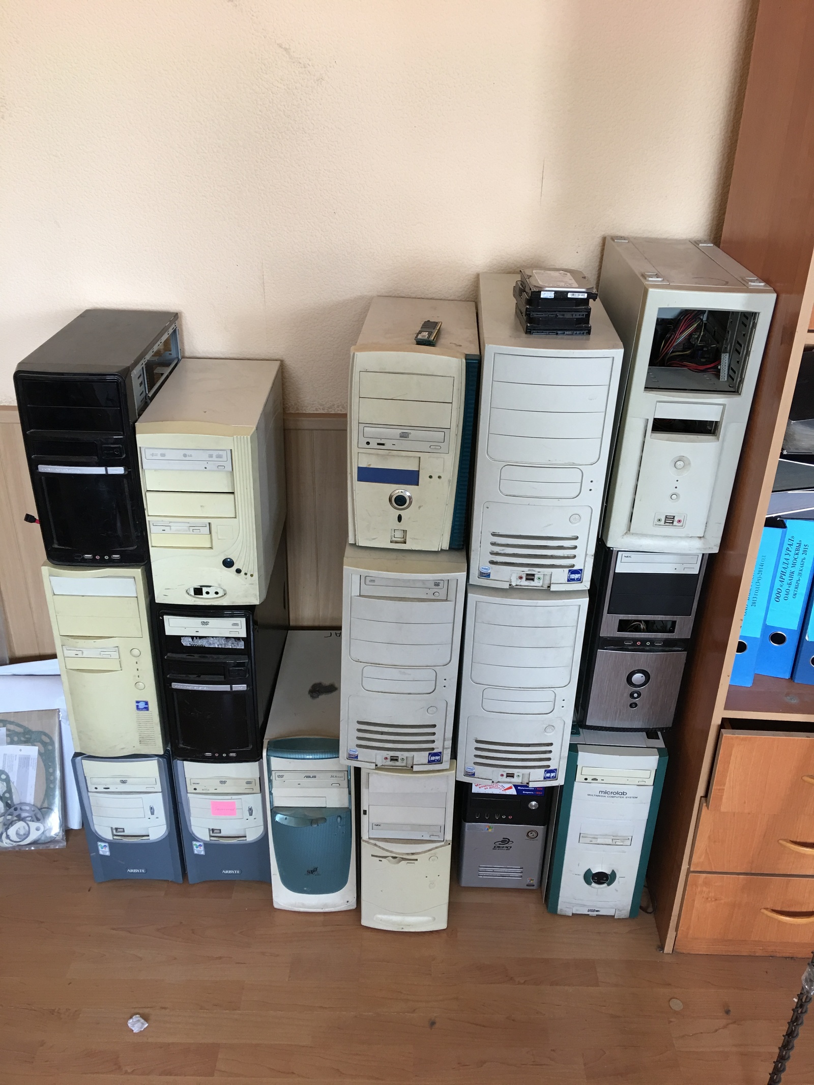 Pikabushniki help dispose :) - My, No rating, Computer hardware, Disposal, The wire, Trash, Longpost