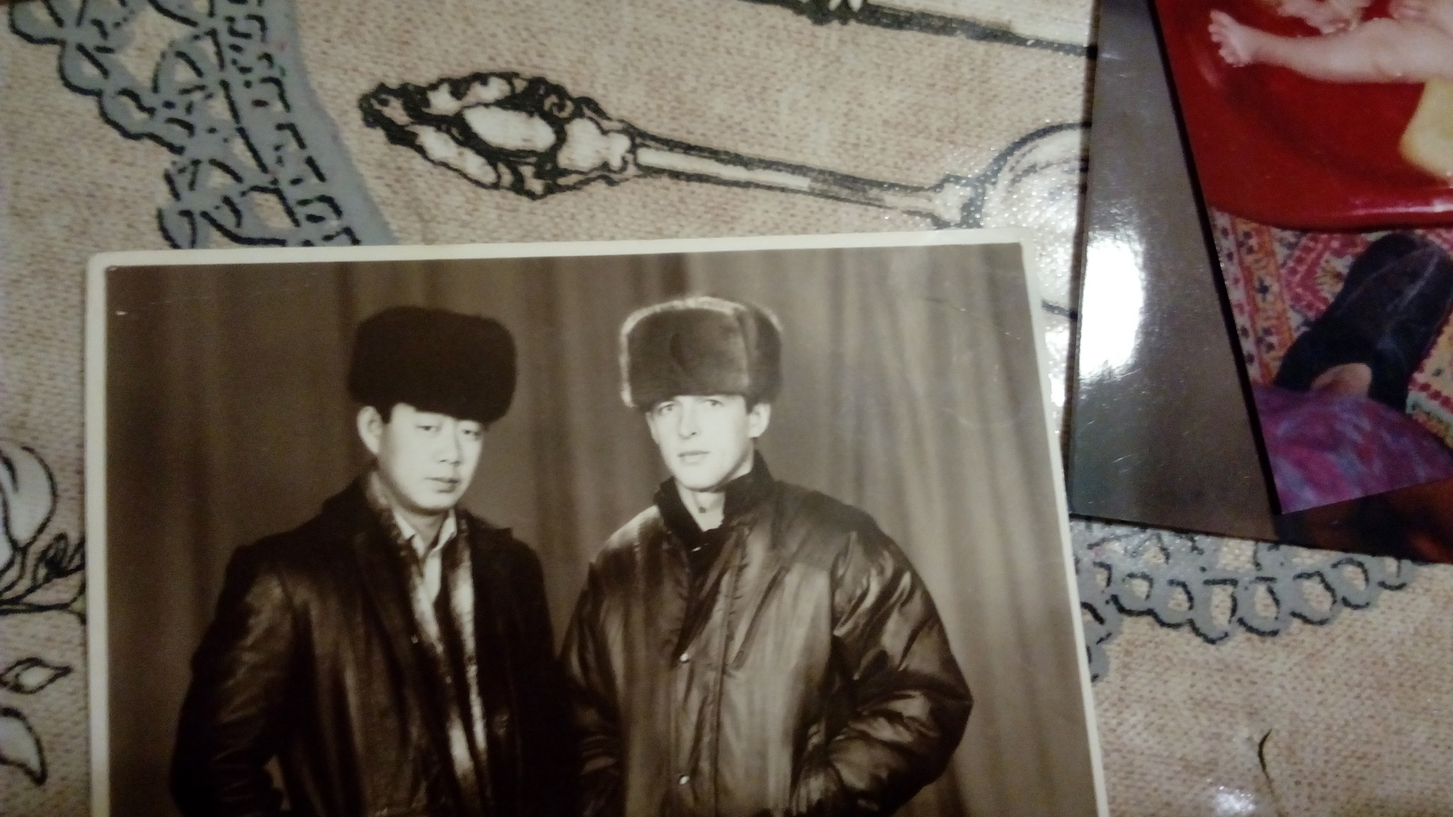 I was cleaning the closet, and accidentally found photos of my parents in their youth. - My, Find, Old photo, Memory, Longpost