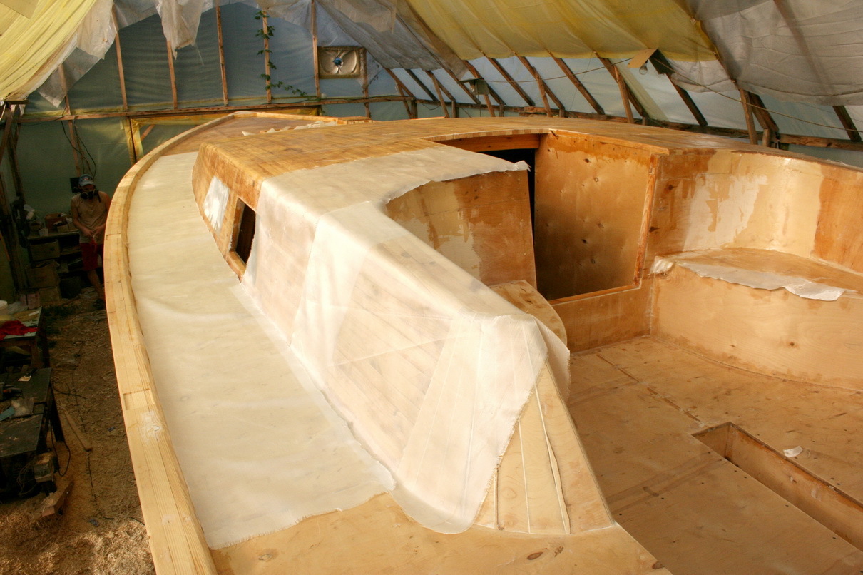 «Бегущая по волнам»: как построить настоящую 11-метровую яхту своими руками