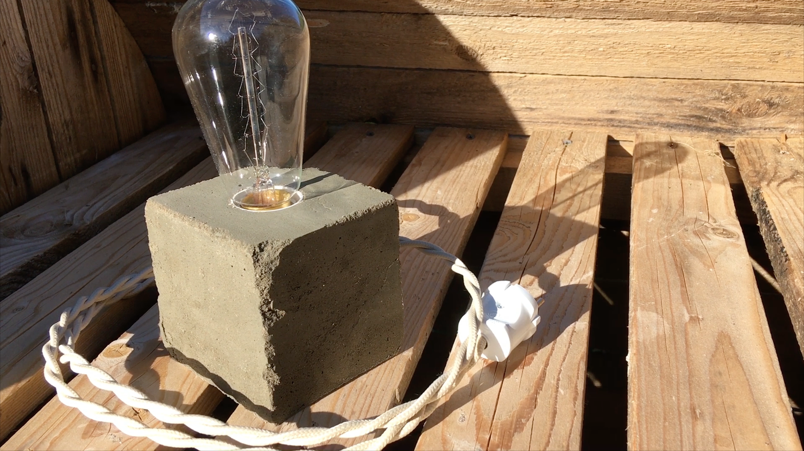 DIY concrete lamp - My, , Loft, , Lamp, Concrete, Decor, Interior