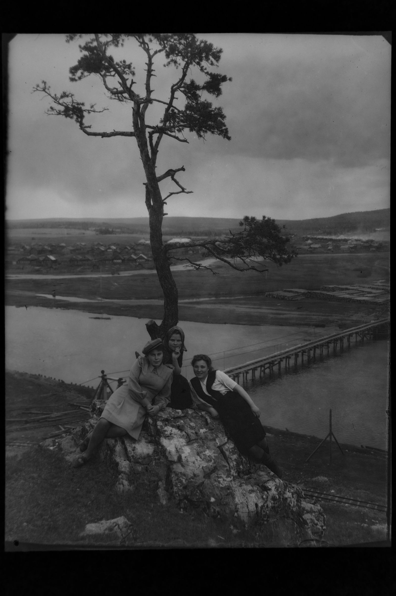 История фотографа, Урал, Староуткинск, 1940-е - Моё, Урал, Староуткинск, 40-е, История, Фотограф, Великая Отечественная война, Lostslides, Длиннопост