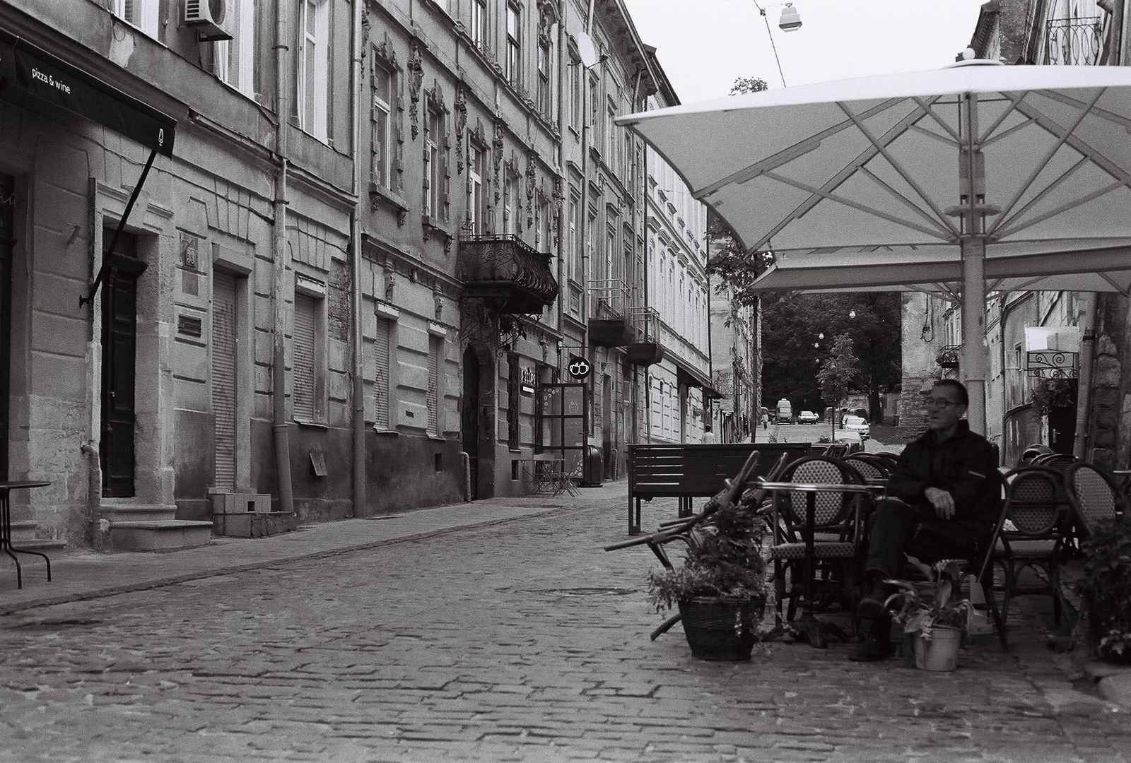 Заметки с поездки - Моё, Фотография, Люди, Город, Пленка не умерла, Фотопленка, Ilford, Черно-белое фото, Длиннопост