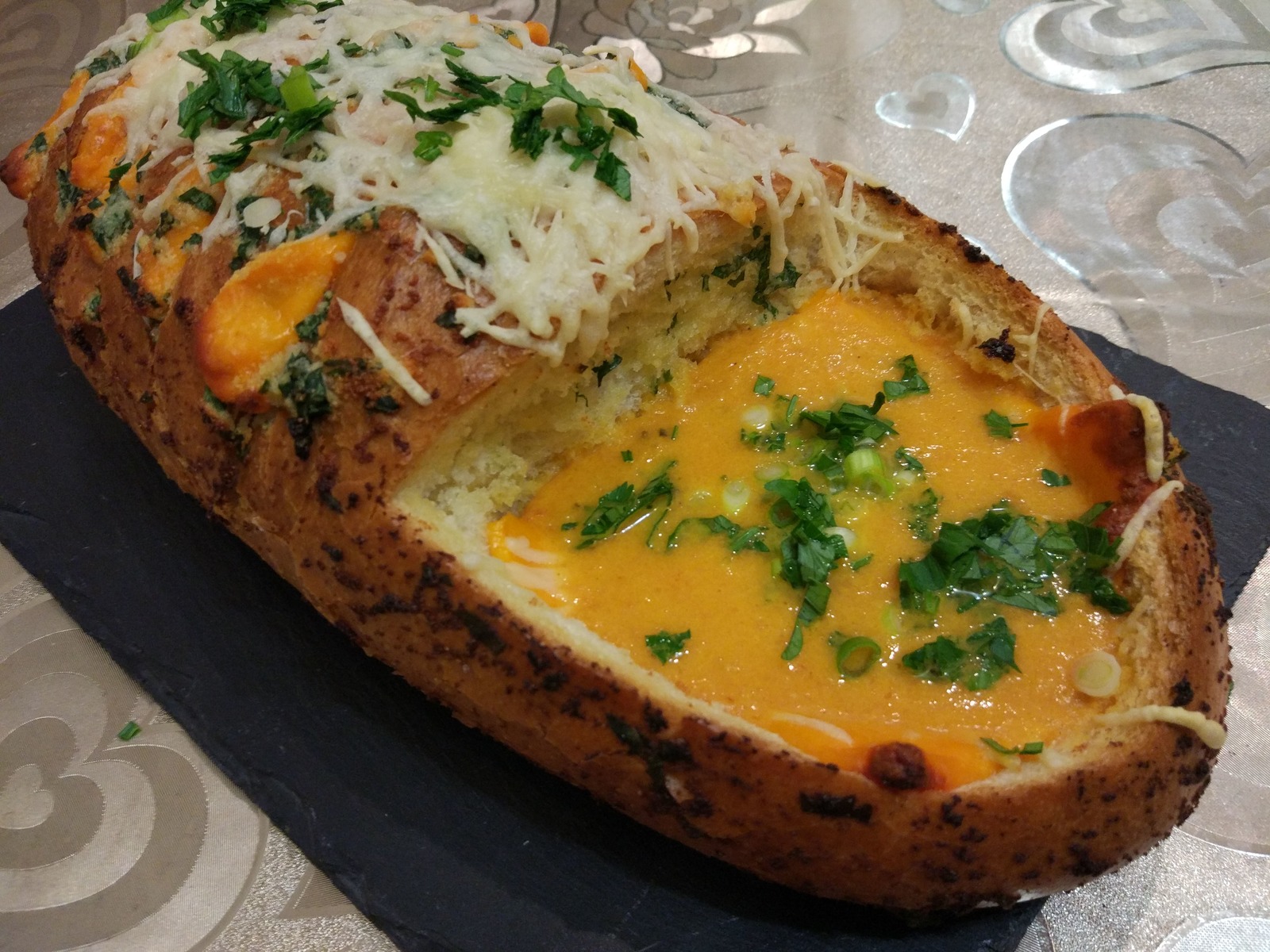 Roasted Tomato Soup and Grilled Cheese Bread Bowl with Roasted Tomato Soup and Grilled Cheese Bread Bowl - My, Food, Kitchen, Recipe, Photorecept, Soup, Tralex Recipes, Taste recipe, Dinner, Longpost