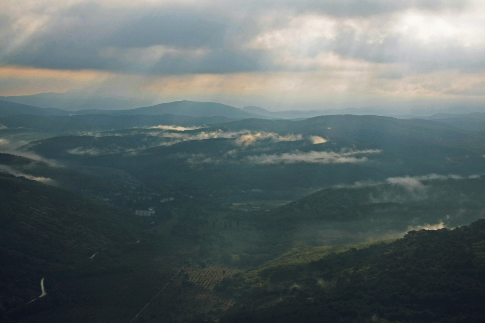 Flying over the Crimean mountains. - My, Crimea, Bakhchisarai, The photo, Height, Flight, The mountains, Morning, Tepe Kermen, Longpost